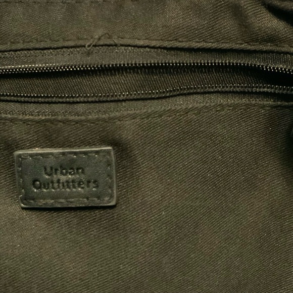 Urban Outfitters Black Crocodile Shoulder Bag - Picture 5 of 8